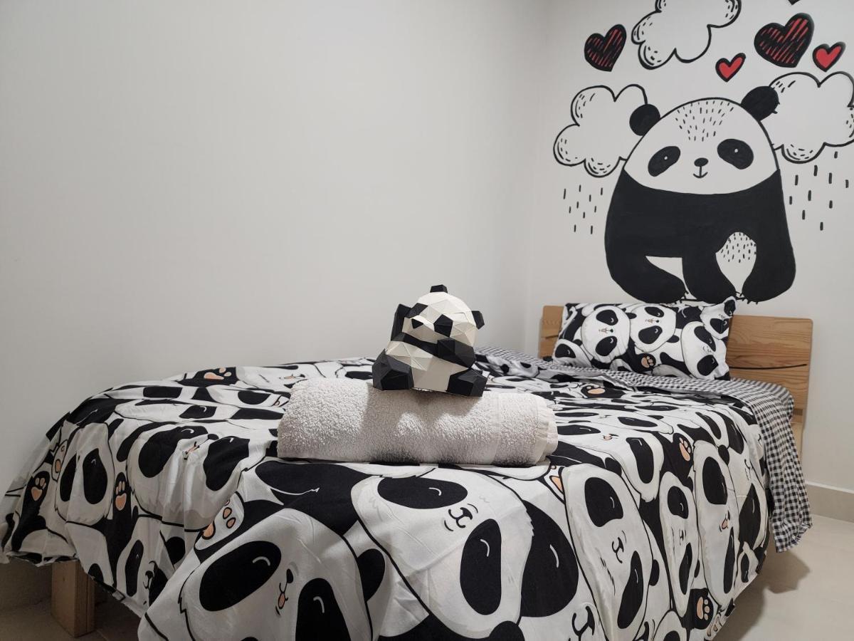 דירות Teluk Panglima Garang Netflix Panda House 3B2R Rimbayu Kota Kemuning With Atari Games מראה חיצוני תמונה
