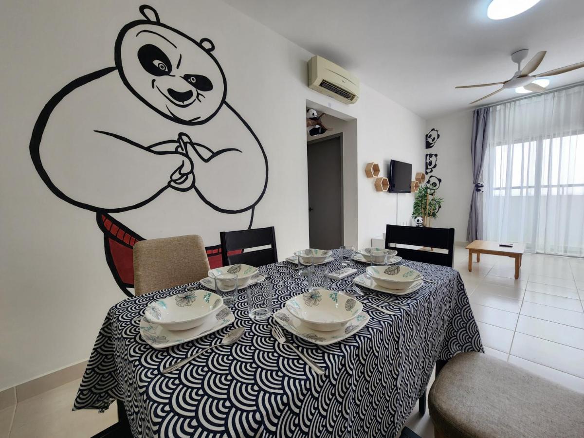דירות Teluk Panglima Garang Netflix Panda House 3B2R Rimbayu Kota Kemuning With Atari Games מראה חיצוני תמונה