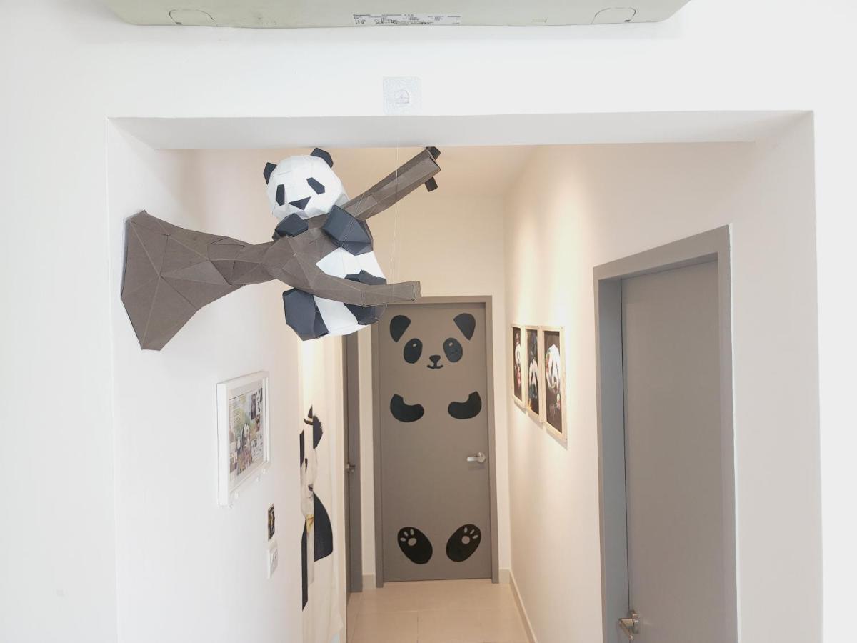 דירות Teluk Panglima Garang Netflix Panda House 3B2R Rimbayu Kota Kemuning With Atari Games מראה חיצוני תמונה